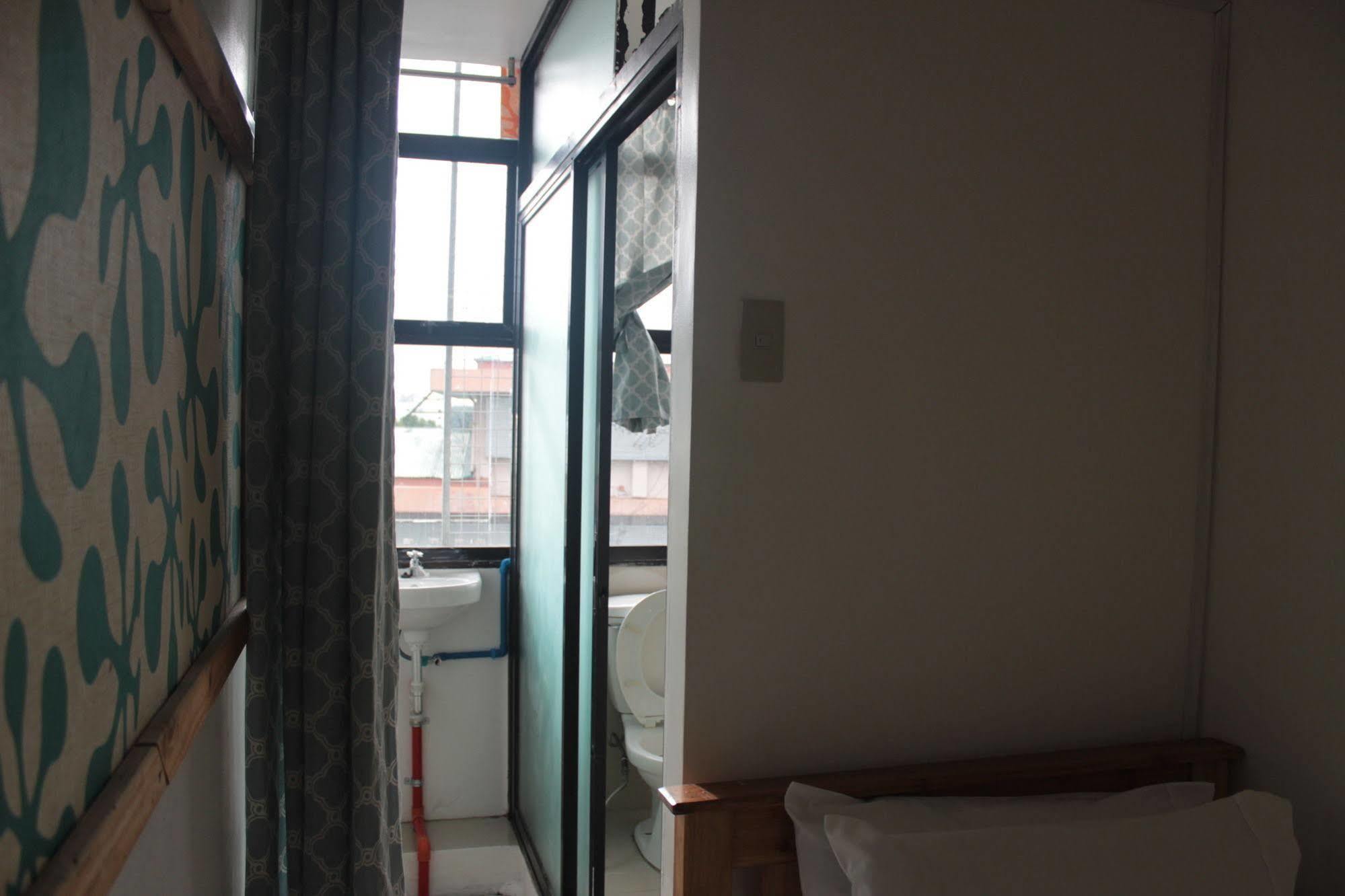 Yuj Inn - Quezon City Extérieur photo